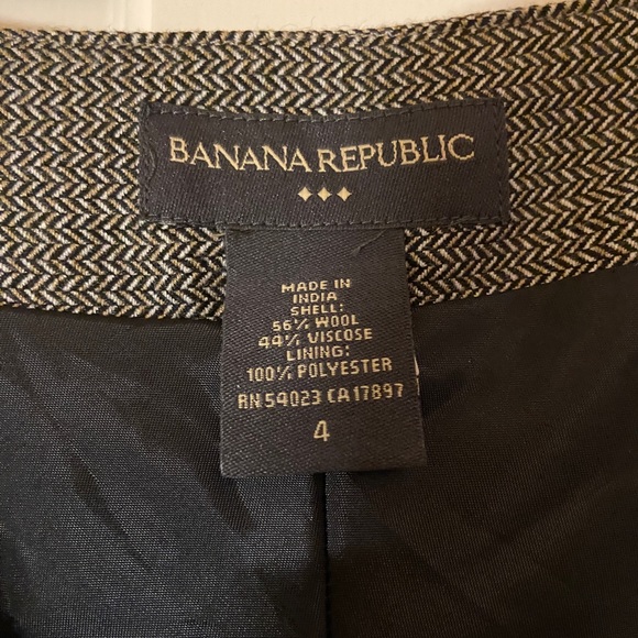 Banana Republic brown and gray herringbone skirt, size 4 - Picture 2 of 2